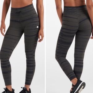Vuori Dark Green and Black Striped Daily Leggings size small